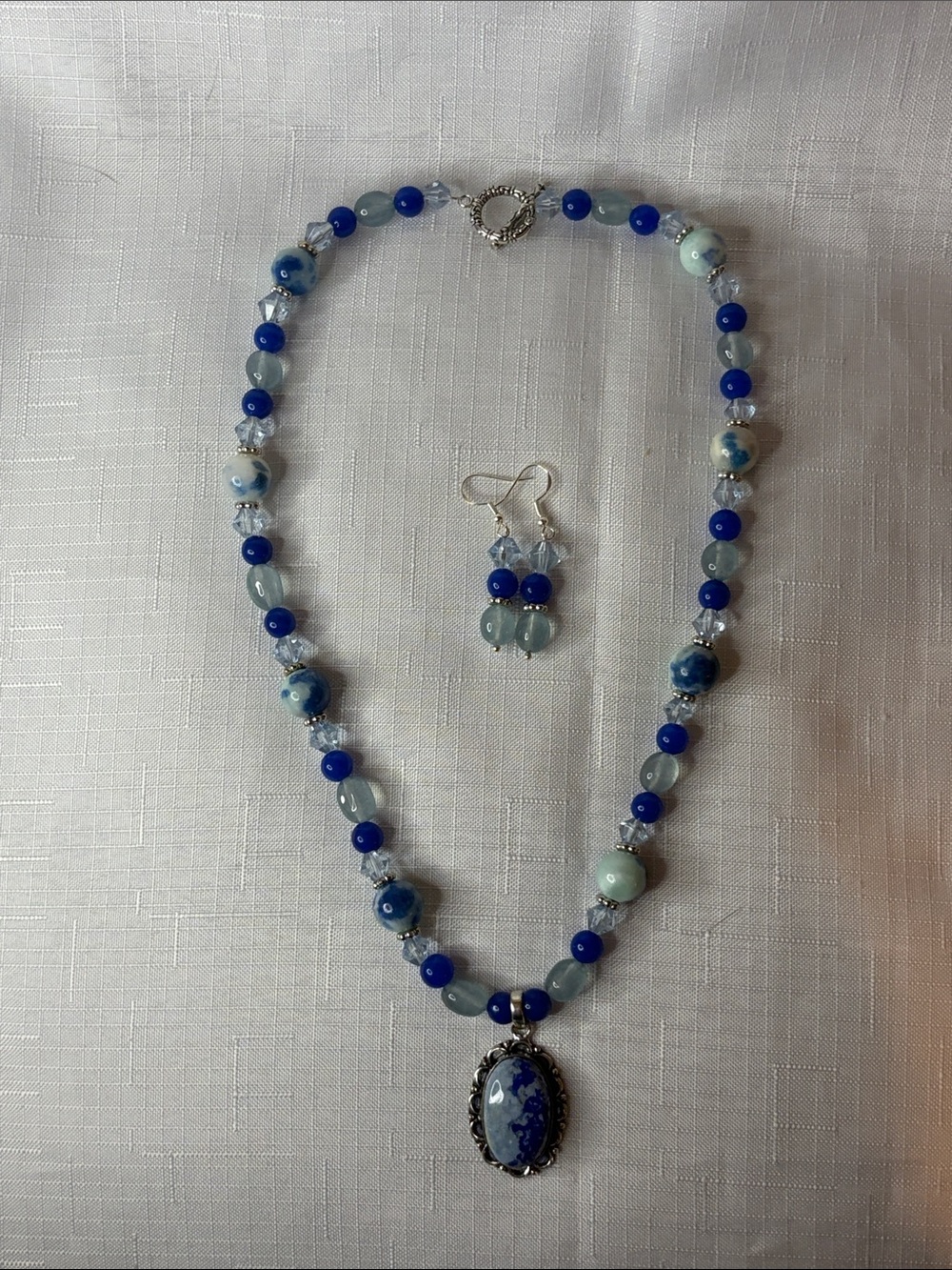 Handcrafted Jade and Sapphire Necklace an Earring Set - Picture 5 of 7